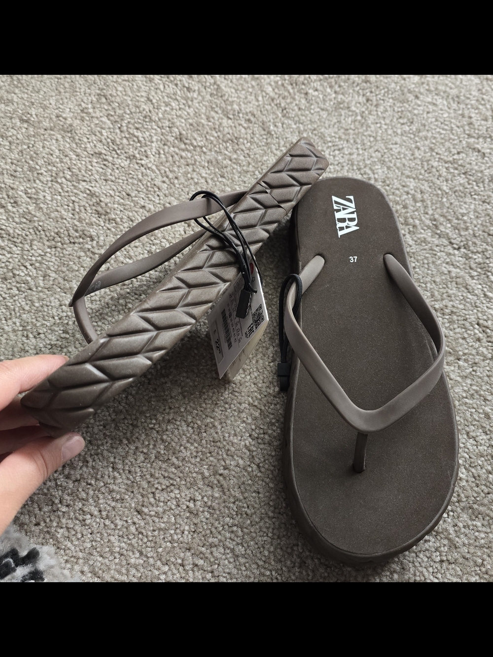 ZARA Taupe Quilted Flip Flop Sandals
